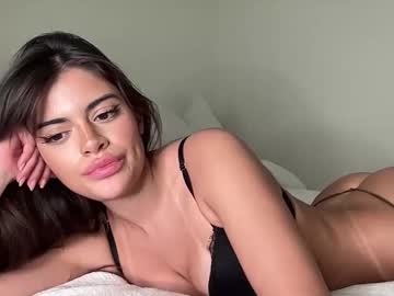 poutyselena's chat room