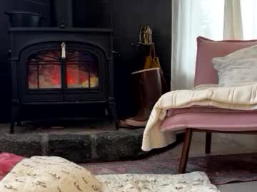 mommamia12's chat room