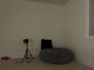 chloeros3e's chat room