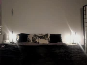 xlunaskye's chat room