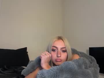 chloeros3e's chat room