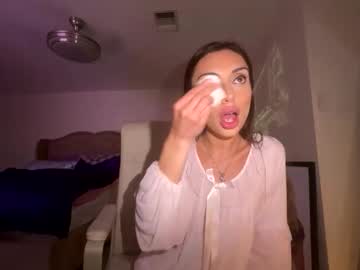 ella_ella_ella_ay's chat room