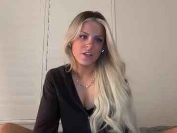 ella_hill's chat room