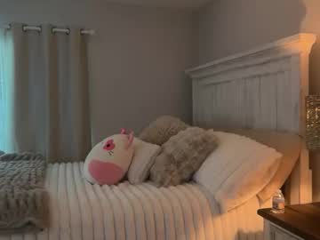 roxyrain2736's chat room