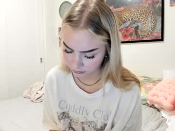 ariah_is_blonde's chat room