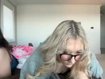 lilybrown07's chat room