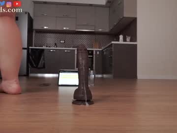 serareads's chat room