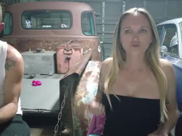 mickey85knoxx's chat room