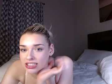 ellalowe's chat room