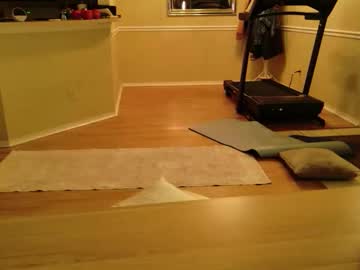 summerishotter's chat room