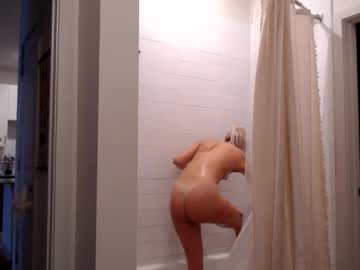 lilyyymonroee's chat room