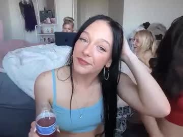 kendallmonroee's chat room