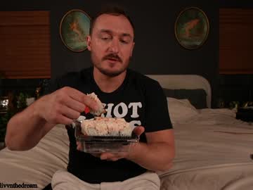 livanddrew's chat room