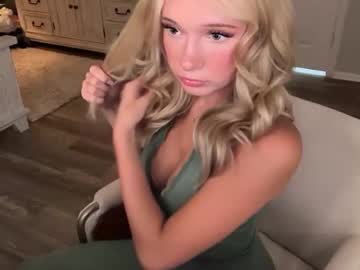 roxyrain2736's chat room