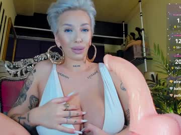 sofiequeen_'s chat room