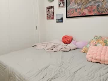 ariah_is_blonde's chat room