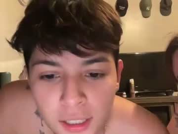 skinnyangel21's chat room