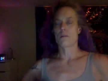 love_blooms's chat room