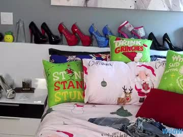 wildwifebarbie's chat room