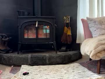 mommamia12's chat room