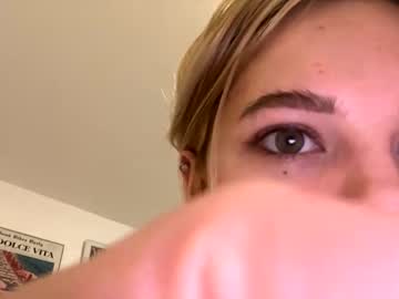 britneycherry08's chat room