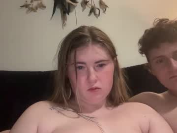 twinfl4m3ss's chat room