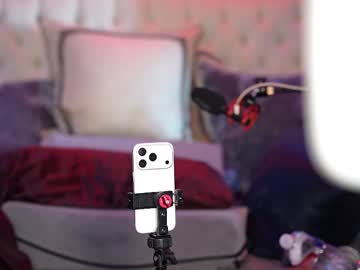 avalonnfoxx's chat room