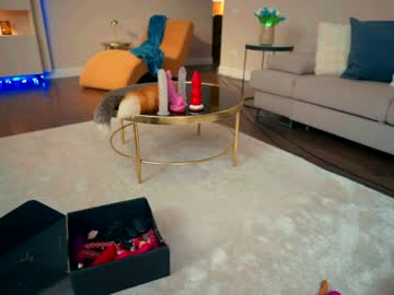 newchloe18's chat room