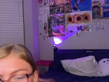 elliee81's chat room