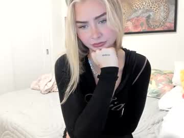 ariah_is_blonde's chat room