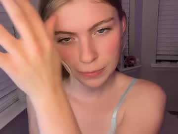 elliee81's chat room