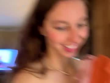 mommamia12's chat room