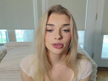 ellalowe's chat room