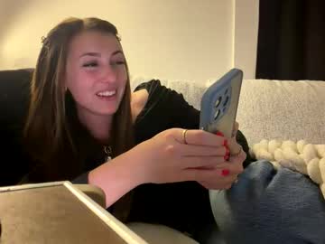 laylahlaylah1's chat room