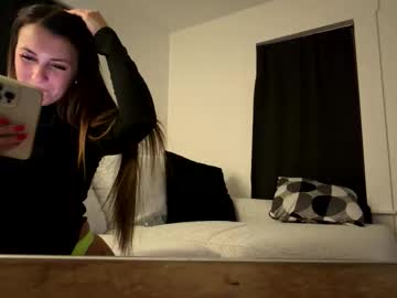 laylahlaylah1's chat room