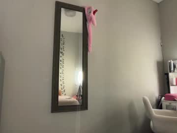 sophiasecretsx's chat room