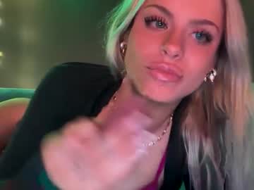 ella_hill's chat room