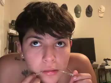 skinnyangel21's chat room