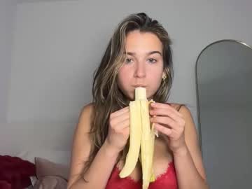 elenahere4u's chat room