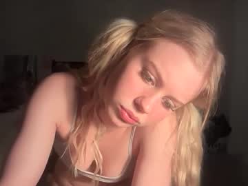 lunarose17's chat room