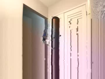 candyclaws05's chat room