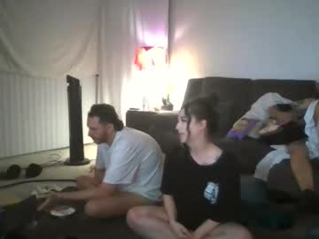 cloudyydayzz's chat room