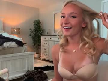 roxyrain2736's chat room