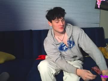 milkandhoneybby's chat room