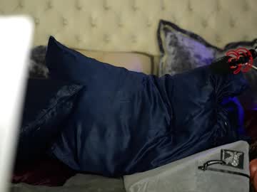 avalonnfoxx's chat room