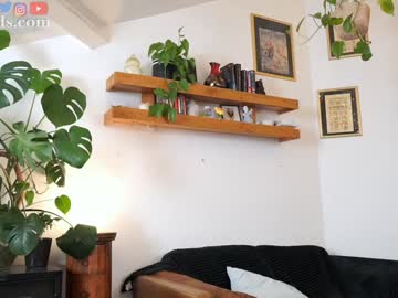 serareads's chat room