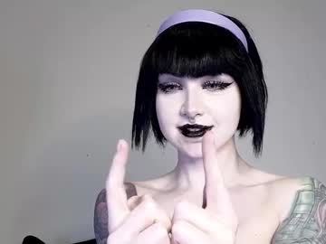 ivey_strigoi's chat room