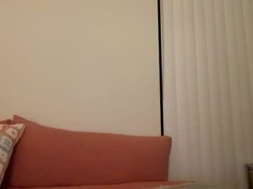 tinytittytia's chat room