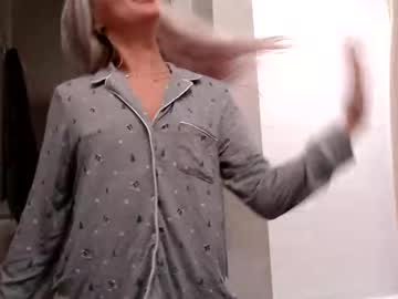 lilyyymonroee's chat room