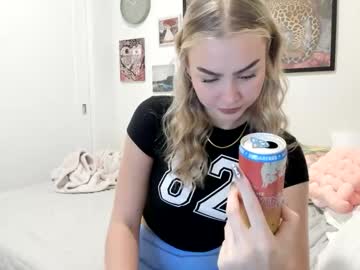 ariah_is_blonde's chat room